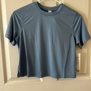 Lululemon ultralight waist length T-shirt